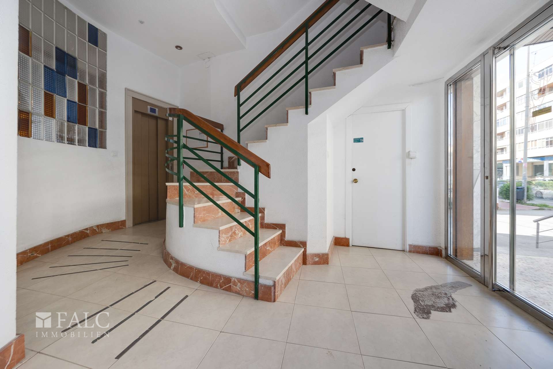 Treppenhaus / Staircase / Escalera / Hueco de escalera